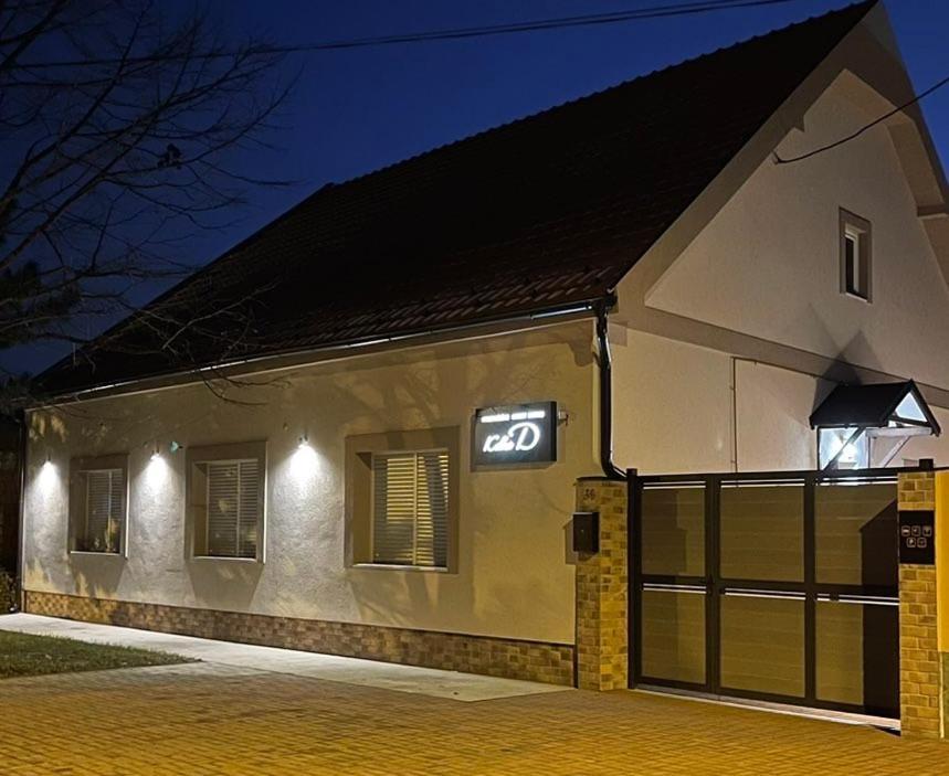 Kollar D Guest House - Prenociste Rooms Subotica Exteriér fotografie