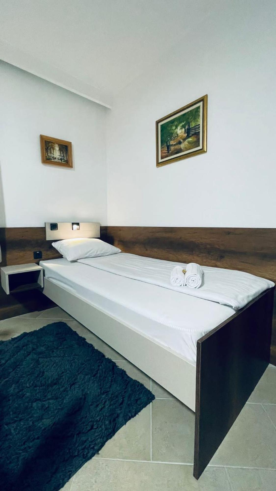 Kollar D Guest House - Prenociste Rooms Subotica Exteriér fotografie