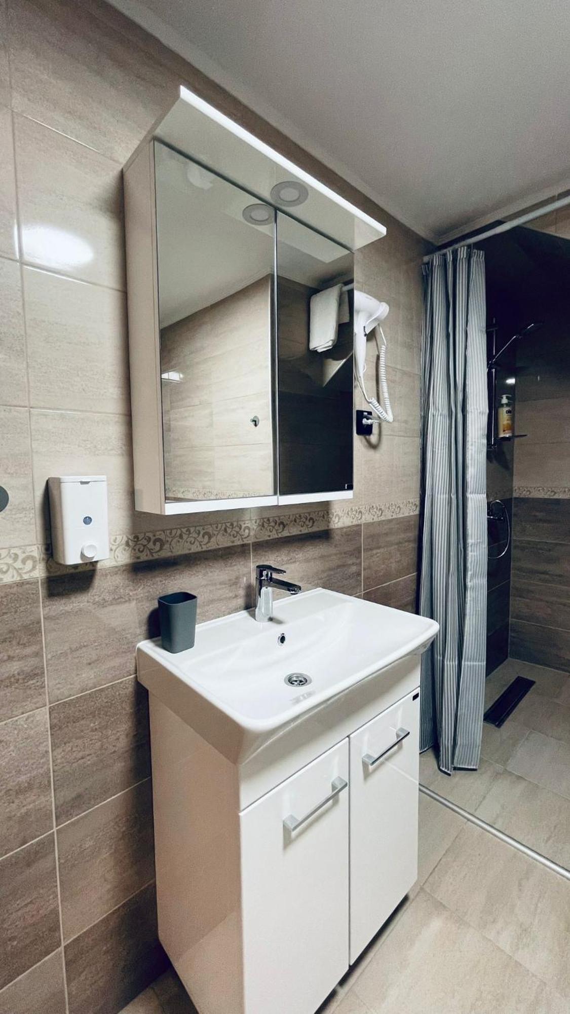 Kollar D Guest House - Prenociste Rooms Subotica Exteriér fotografie